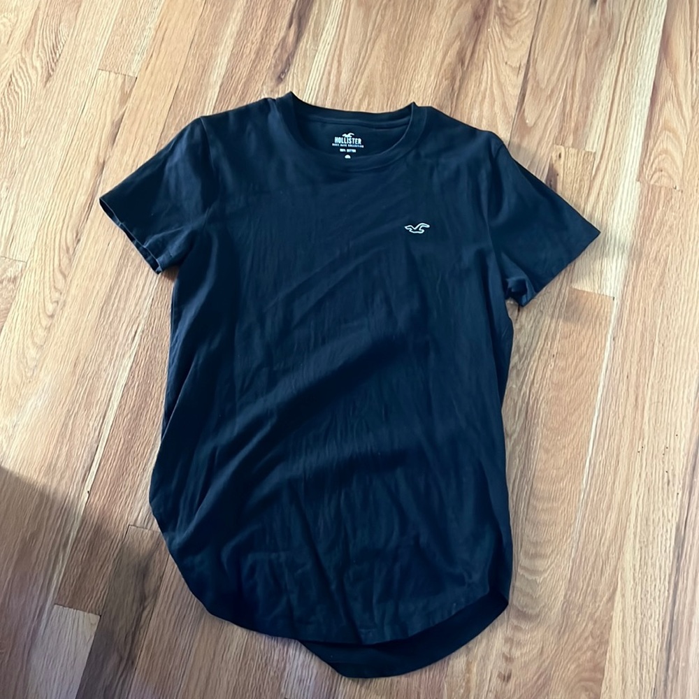 Mens Hollister Tee Size Small - Pre owned - Good condition